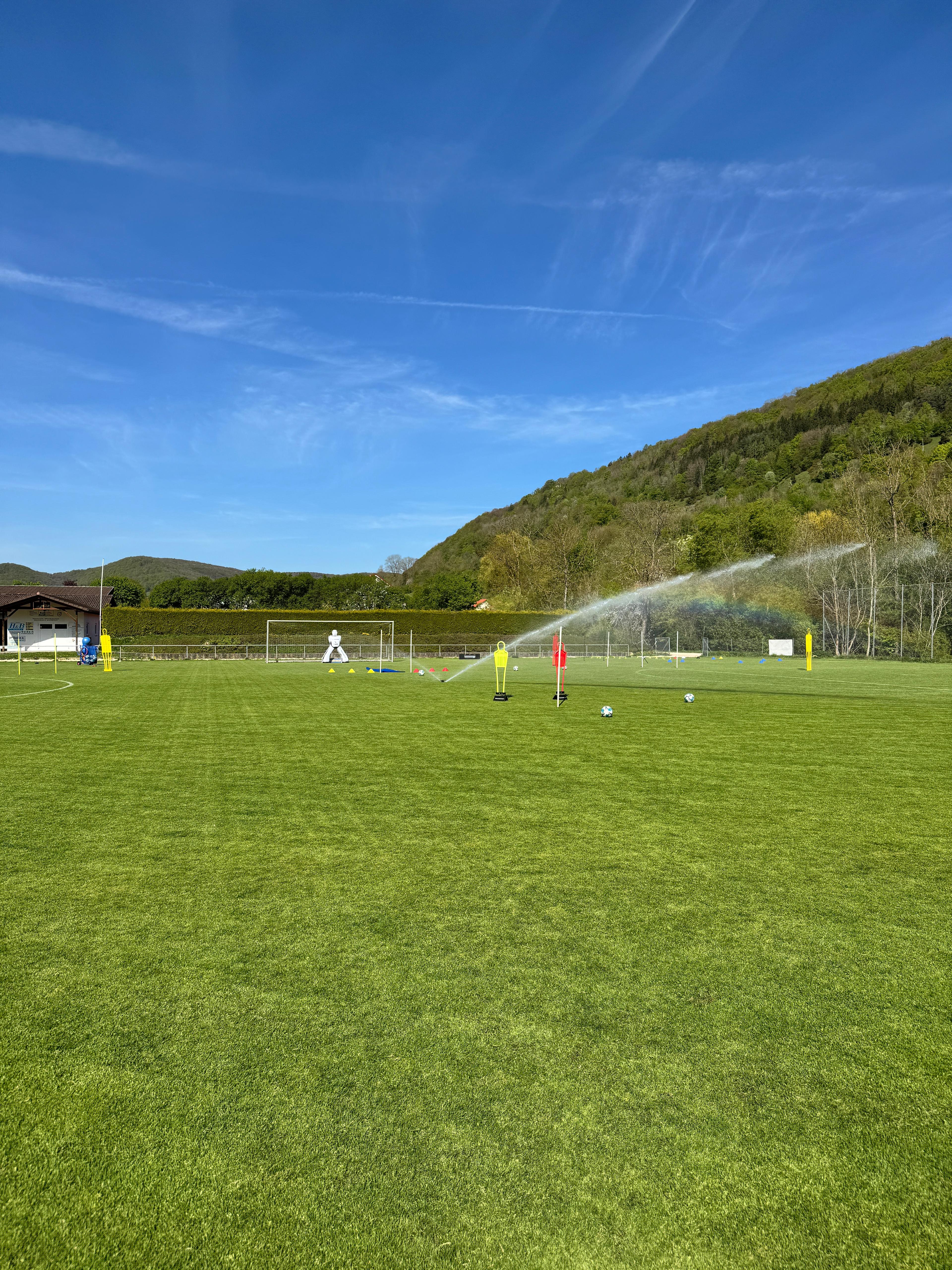 Trainingsplatz mit Bewässerungsanlage